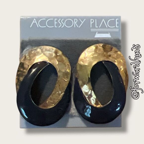 Bundle Sale 3 for $15 | Vintage Accessory Place Clip-On Earrings - Picture 4 of 7